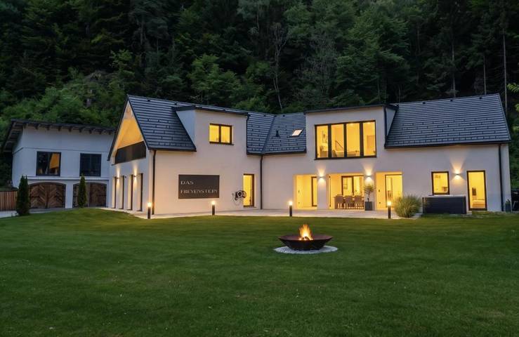 Ferienhaus für 10 Personen, mit Balkon und Whirlpool sowie Terrasse und Garten in Niederösterreich