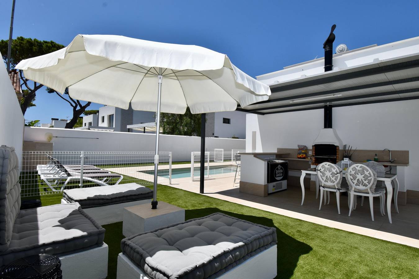 Villa Montevideo in Sancti Petri, Chiclana de la Frontera