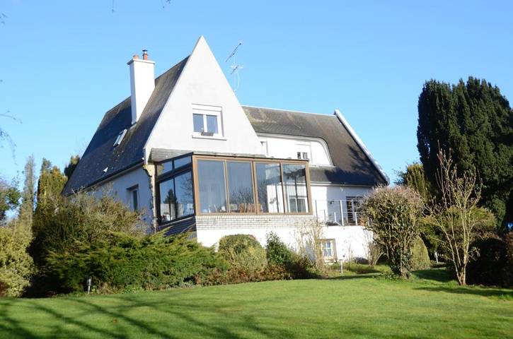 Location de vacances pour 15 personnes, avec vue ainsi que piscine et jardin à Noyal-Châtillon-sur-Seiche