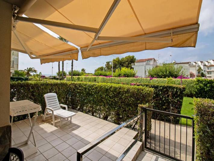 Gîte pour 6 personnes, avec terrasse et piscine, adapté aux familles à Alcossebre - 3