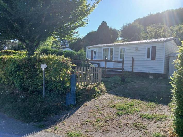 Camping pour 7 personnes, avec jardin et vue ainsi que piscine et terrasse