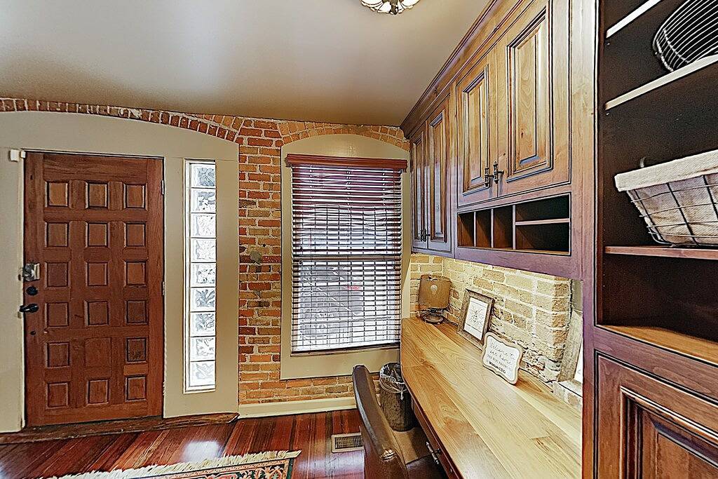 Ganze Wohnung, Elegantly Remodeled All-Suite Downtown Loft w/ Balcony & Chefs Kitchen in Blue Ridge Parkway, Asheville