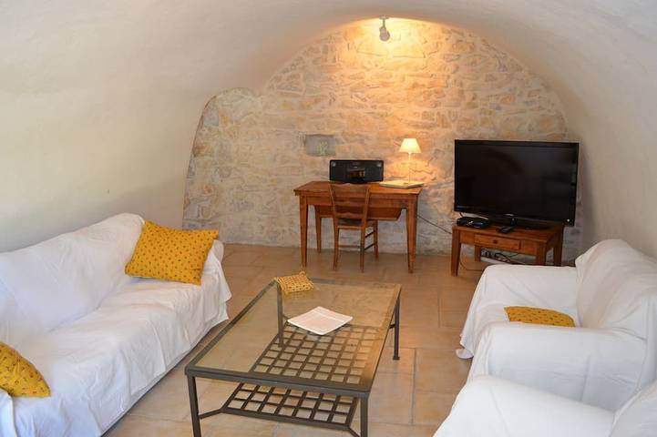 Stone house with beautiful swimming pool and surrounding panorama in Séguret, Vaucluse