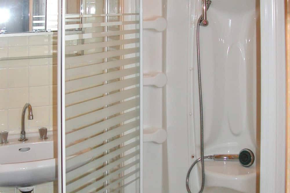Entire apartment, Homerez - Studio Néris-les-Bains in Néris-les-Bains, Montluçon region