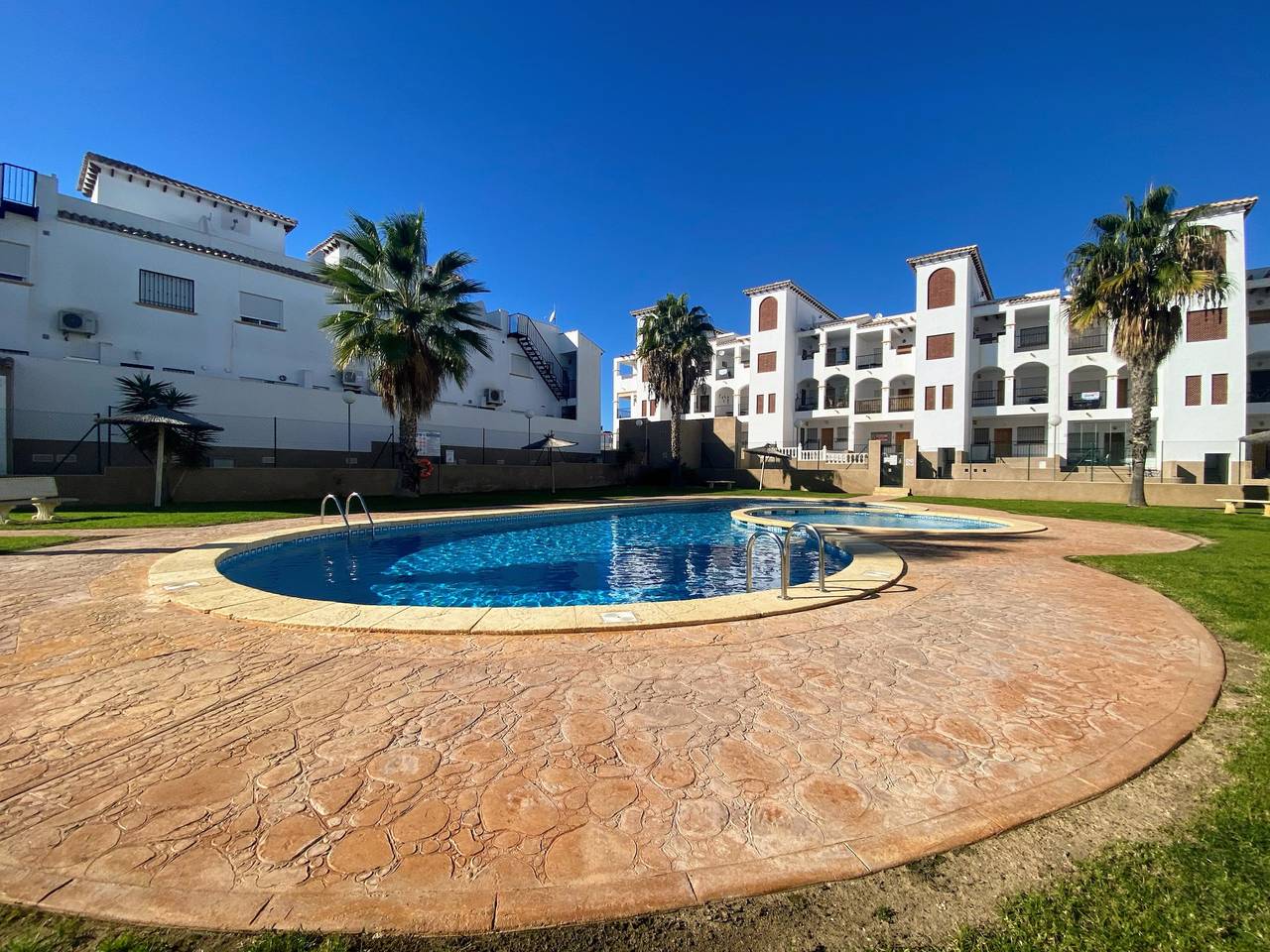 Appartement entier, Appartement de vacances pour 4 personnes avec piscine in Punta Prima (Alicante), Orihuela