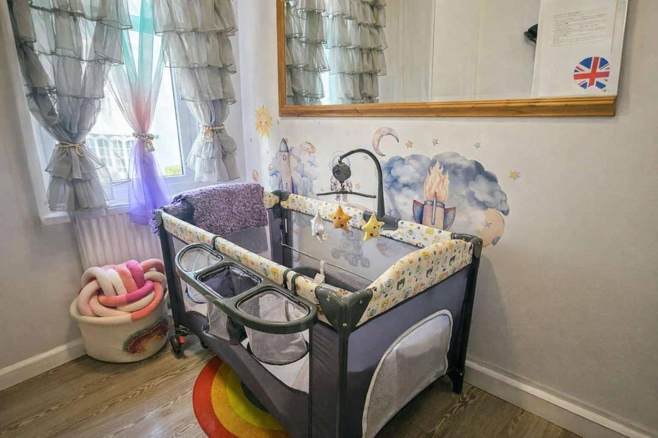 Entire apartment, Three-Bedroom Apartment in Bedford