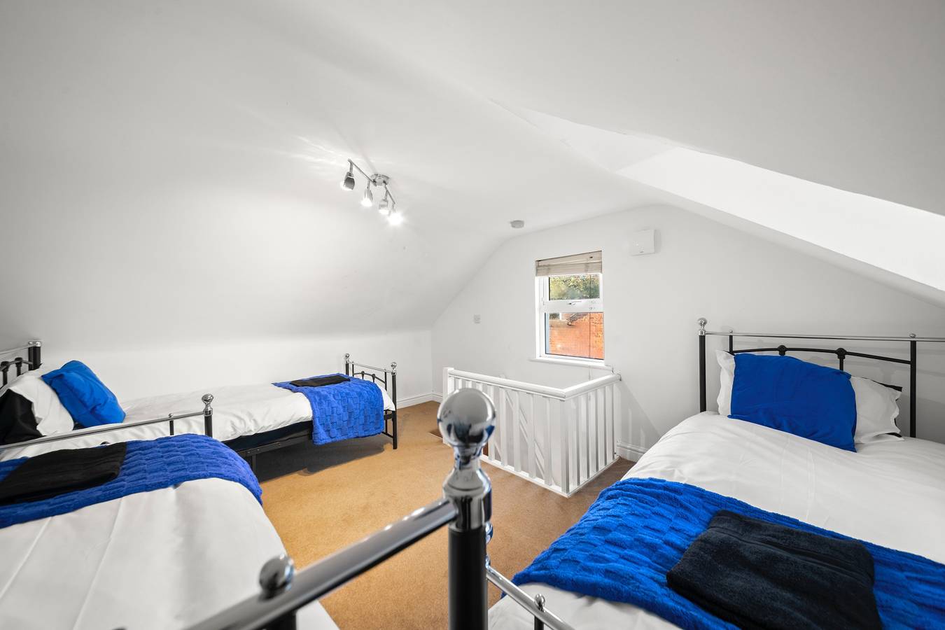 Contractor 3-Bed Long-Stay Discounts & Parking in Reading, Berkshire