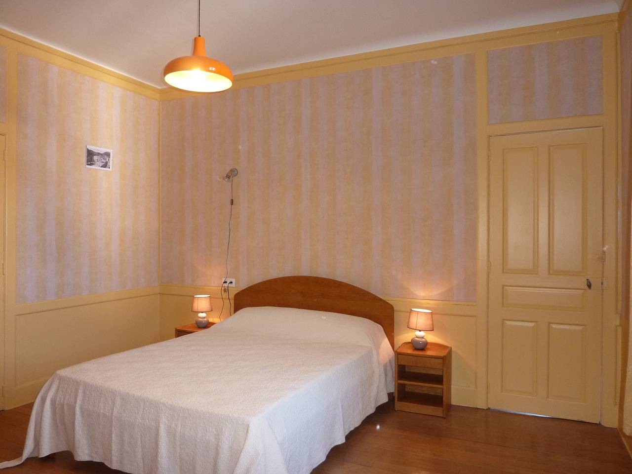 Entire apartment, Central T2 Apartment - Wifi - Sleeps 5 in Mont-Dore, Volcans d'Auvergne Regional Nature Park