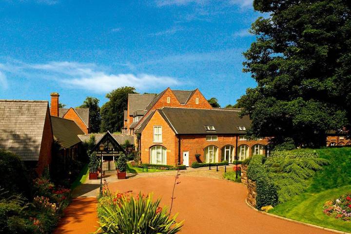 Hotel for 2 people, with hot tub and pool as well as sauna - 1