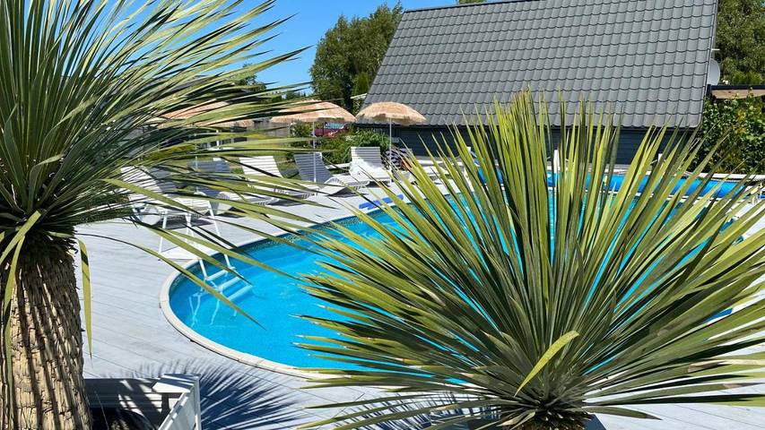 Ferienhaus für 5 Personen, mit Terrasse und Garten sowie Pool