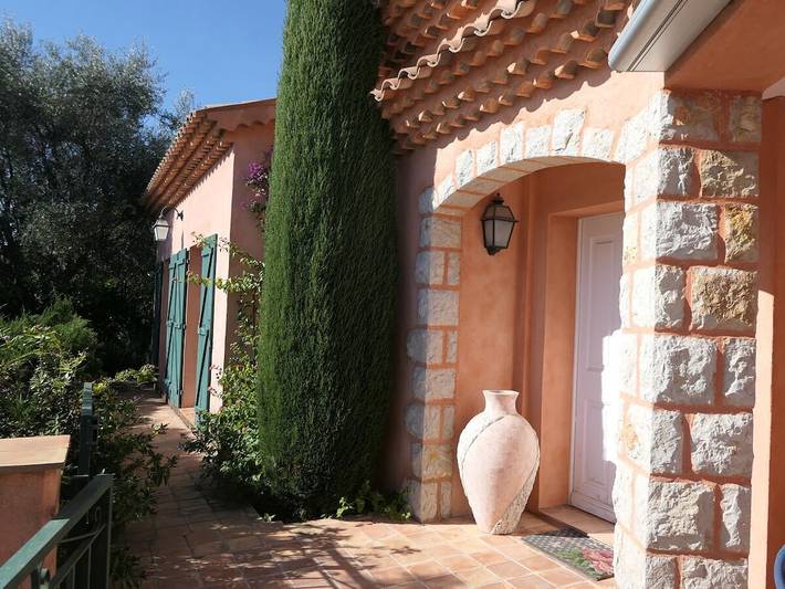 Location de vacances pour 4 personnes, avec jardin et piscine, animaux acceptés à Le Rouret - 3