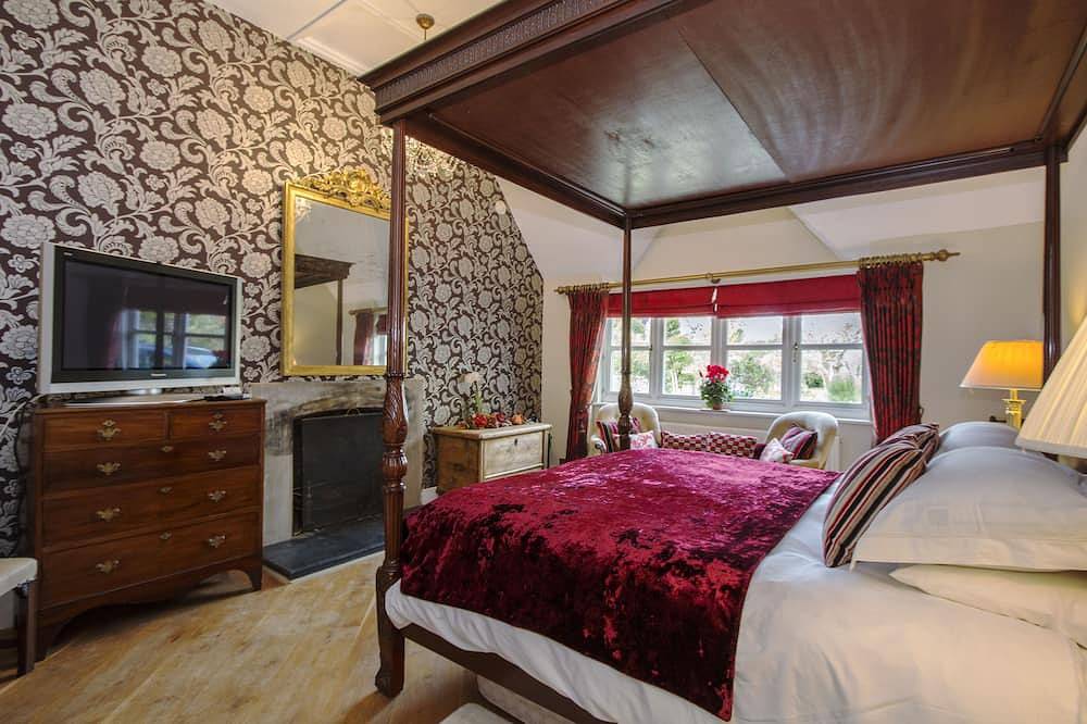 Charming country cottage in a very quiet village in Dorset. 5  double bedrooms. in Dorset