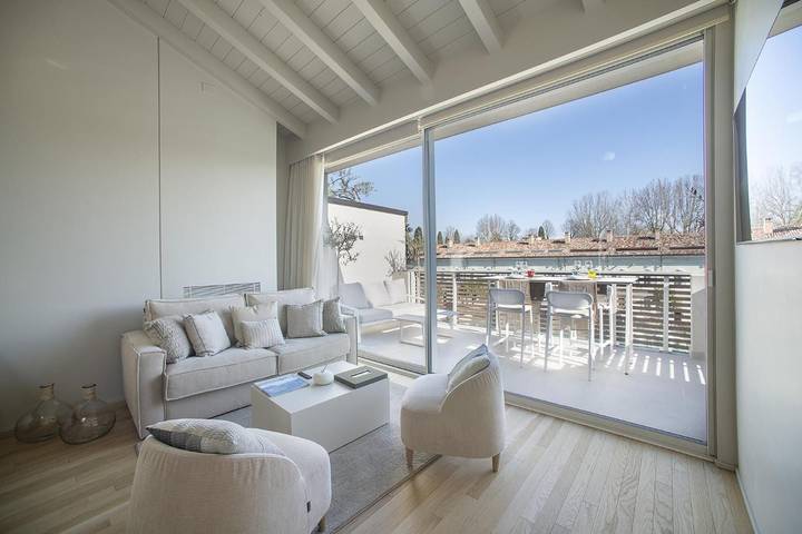 Location de vacances pour 4 personnes, avec vue sur le lac à Peschiera del Garda