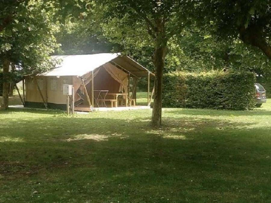 Camping Paradis Aubeterre sur Dronne - Glampingtent 4 personen - Sunair Lodge M zonder sanitair in Charente