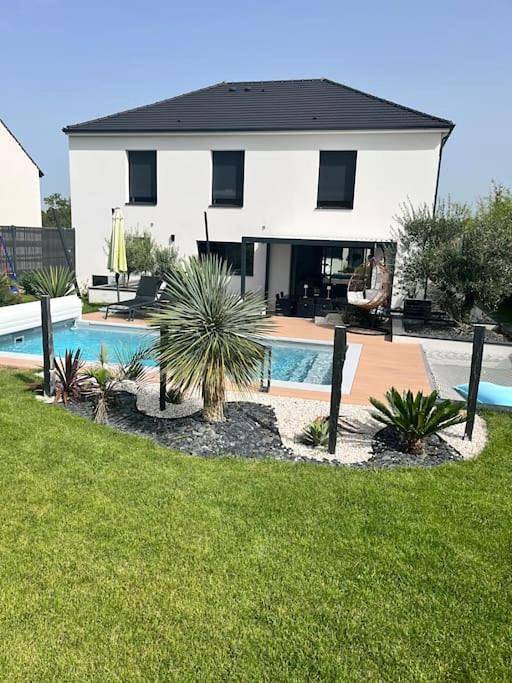 Chalet para 6 personas, con piscina y jardín - 1