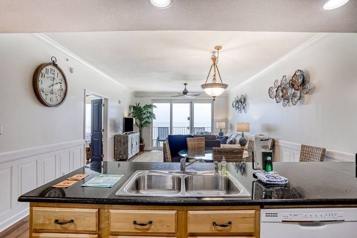 Vacation rental for 8 people, with hot tub and balcony as well as pool in Panama City Beach