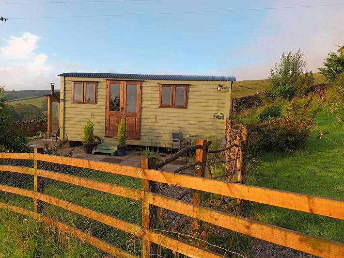 Hut for 2 people, with garden, with pets in Lancashire