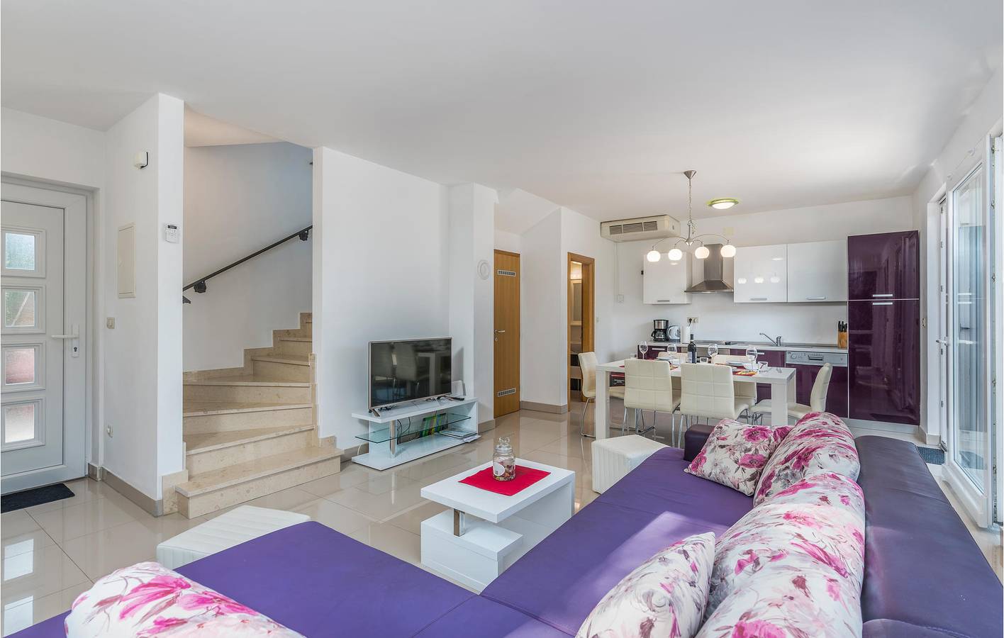 Casa de vacaciones para 10 personas con terraza in Kornic, Krk (isla)