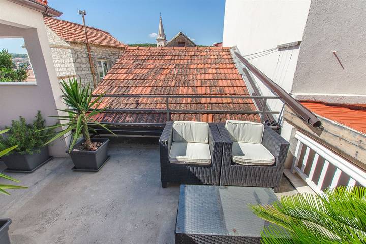 Gîte pour 3 personnes, avec vue et terrasse à Jelsa - 2