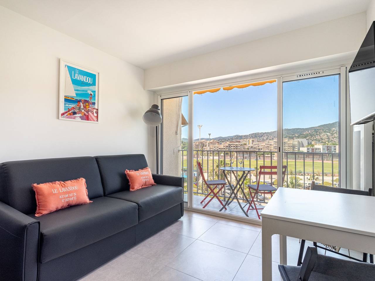 Entire apartment, Les Horizons in Le Lavandou, Toulon region