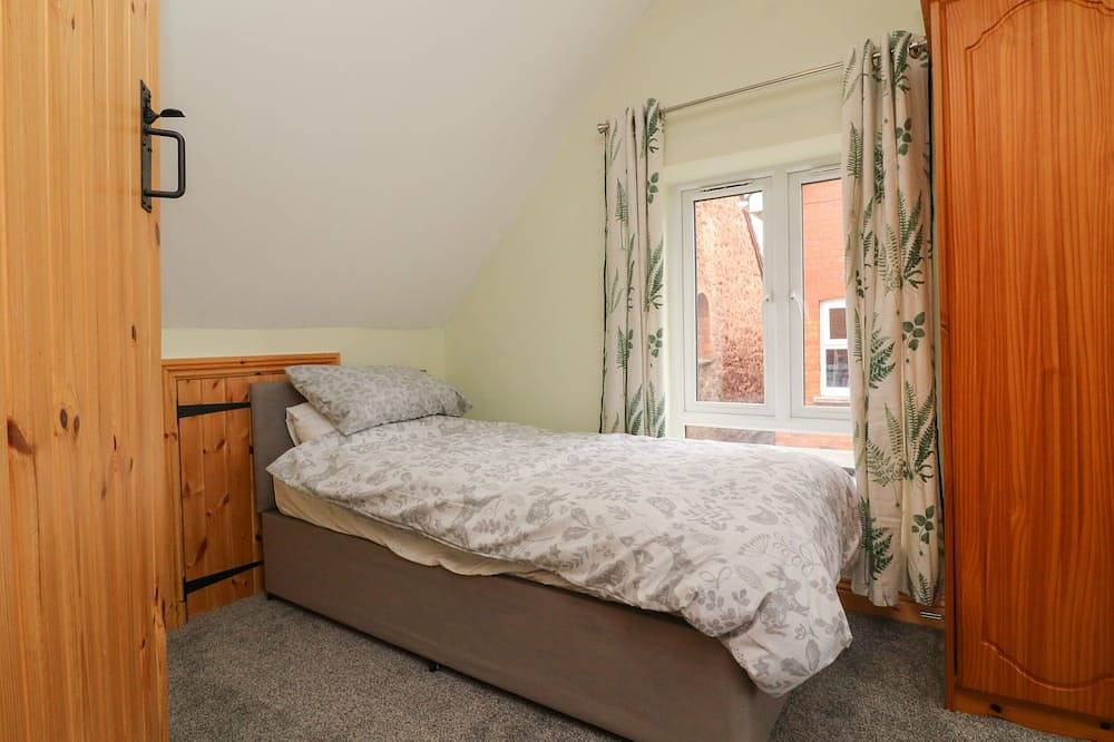 Hill Coach House, pet friendly, country holiday cottage in Watchet in Watchet, Somerset