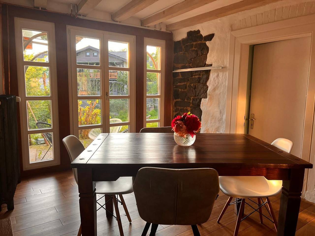Ganze Wohnung, Ferienwohnung 'Schmuckstück' mit Garten & Wlan in der Nähe von Köln, hundetauglich in Waldbröl, Oberbergischer Kreis