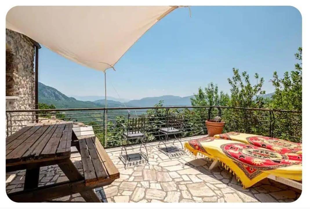 L'Iperico Stanza della Regina Boudicca in Cerro al Volturno, valle del Volturno