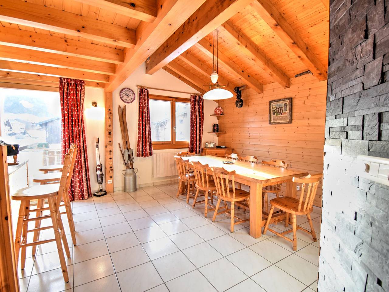 Apartamento entero, Hermoso dúplex familiar en Morzine con Wifi y aparcamiento in Morzine, Les Portes du Soleil
