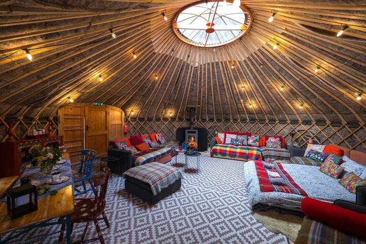 Tent for 8 people, with Hot tub and Terrace as well as Garden and Sauna in Yorkshire