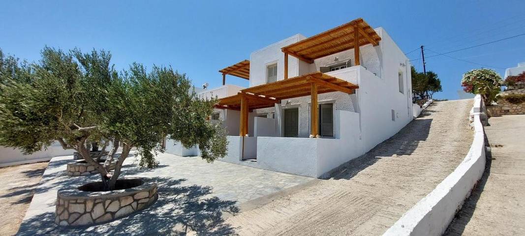 Location de vacances pour 2 personnes, avec vue et jardin, animaux acceptés dans Milos - 2