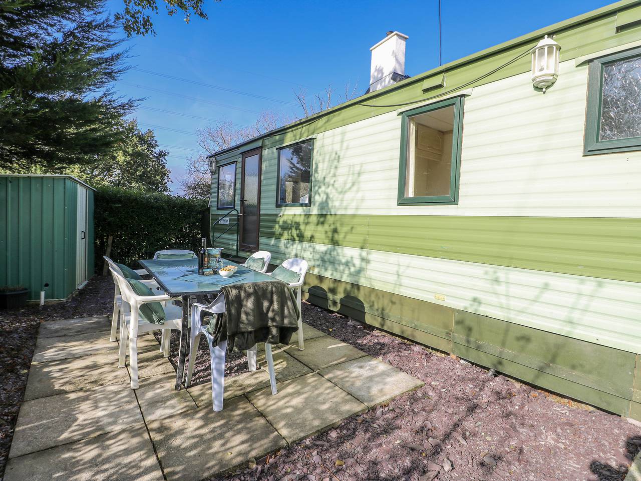 Meadow Island Caravan in Snowdonia