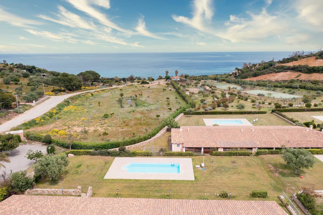 Maison de vacances "Casa del Sole" avec vue sur la mer, piscine, jardin et Wi-Fi in Abba Urci, Tertenia