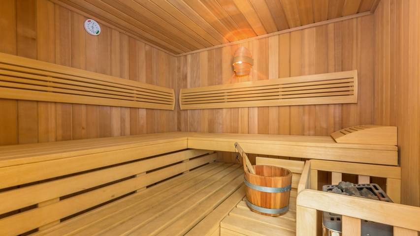 Villa mit pool für 10 Personen, mit Whirlpool und Sauna sowie Garten und Terrasse in Makarska - 4