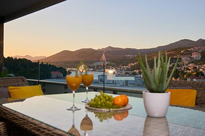 Ferieleilighet for 4 personer, med terrasse - 1