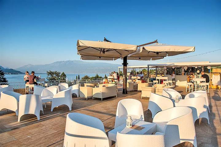 Mobil home pour 4 personnes, avec terrasse et piscine à San Felice del Benaco - 3