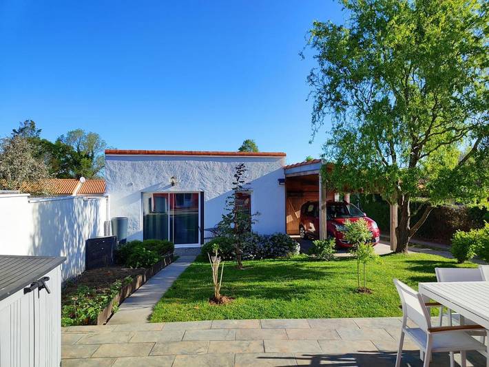 Maison d’hôte pour 2 personnes, avec terrasse ainsi que jardin et vue