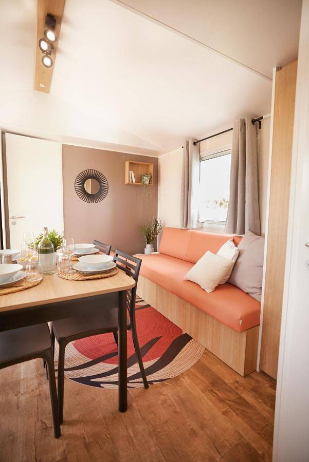 Location de vacances pour 7 personnes, avec Terrasse et Jacuzzi ainsi que Bassin pour enfant et Piscine à Peigney - 3