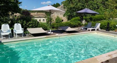 Chambre d’hôte pour 2 personnes, avec piscine et jardin à La Rochepot