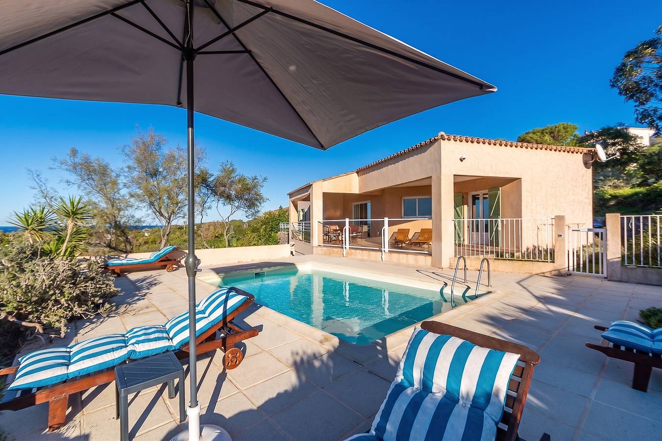Villa panoramica vicino a La Marine De Davia in Marine de Davia, Corbara