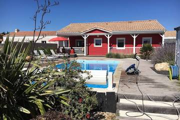 Gîte pour 6 personnes, avec jardin ainsi que piscine et terrasse à Brem-sur-Mer