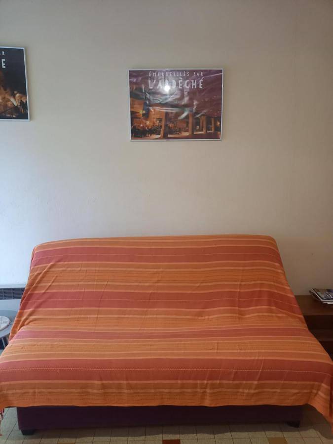 Appartement entier, One-Bedroom Apartment in Labastide-sur-Bésorgues, Parc naturel régional des Monts d'Ardèche