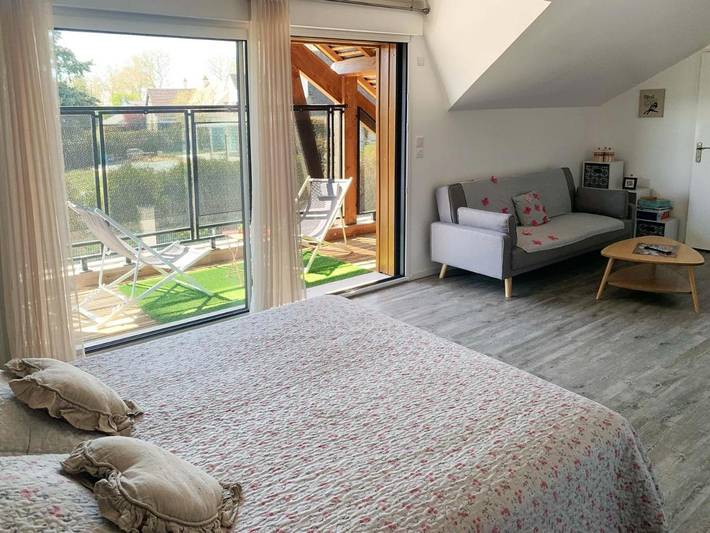 Gîte pour 2 personnes, avec vue ainsi que jardin et piscine à Mer - 4