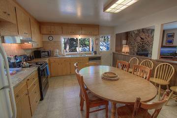 Log Cabin for 10 People in Zephyr Cove-Round Hill Village, Lake Tahoe, Photo 4