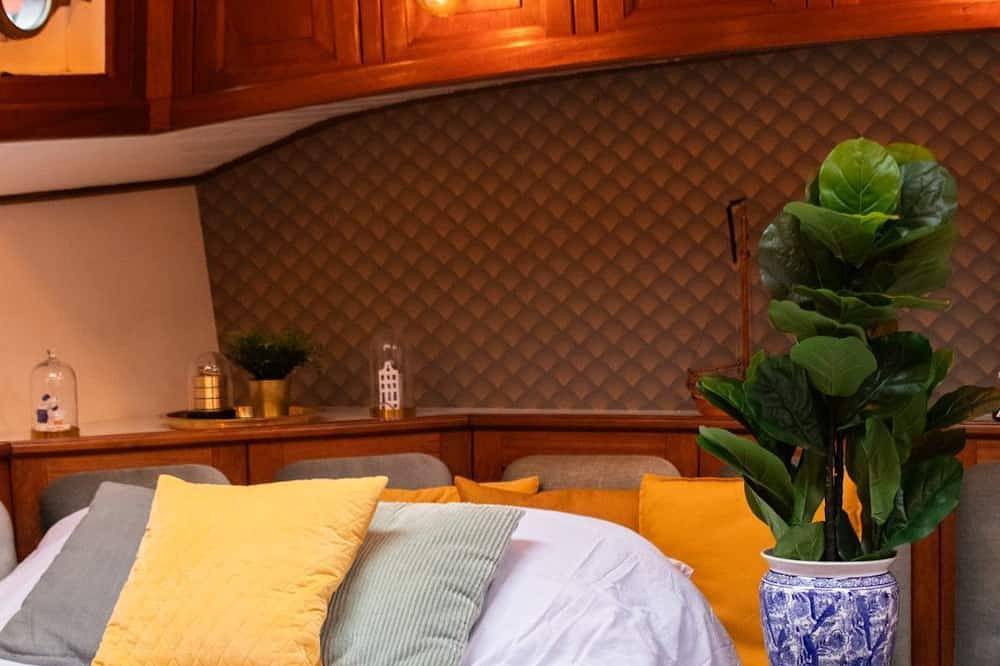 Great luxury authentic boat Amsterdam in Amsterdam Oost, Costa Olandese