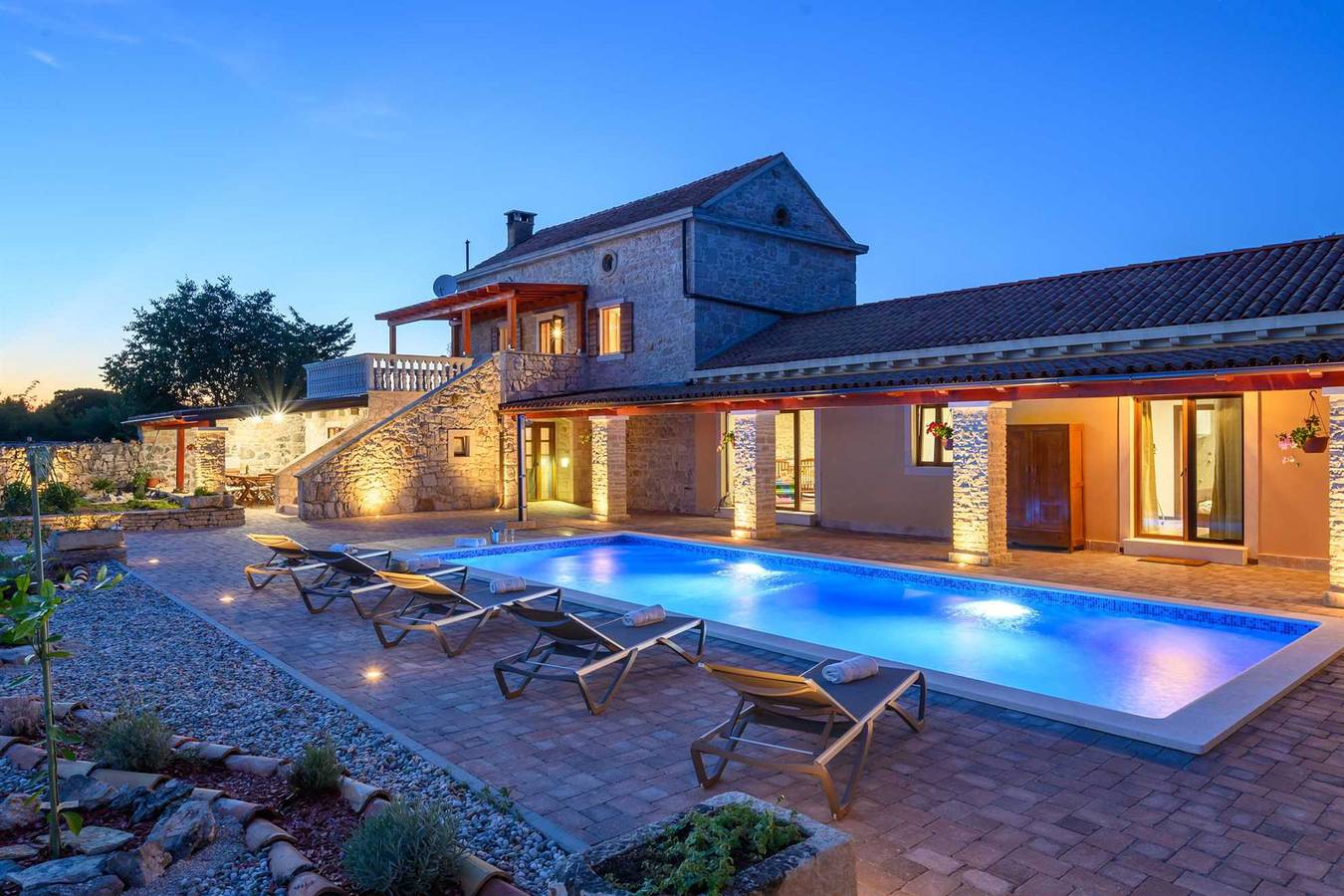 Villa Jacassa with heated pool and jacuzzi in Biograd na Moru, Région de Zadar