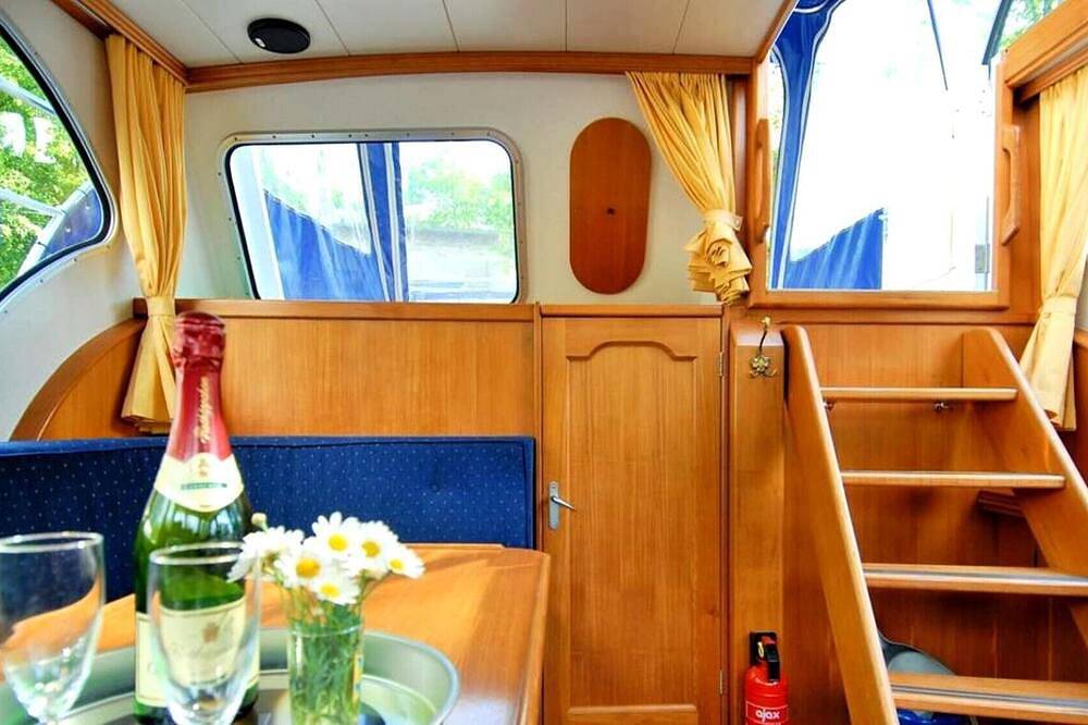Yacht Pedro Skiron 35 for 4 people. in Zehdenick, Ruppiner Seenland