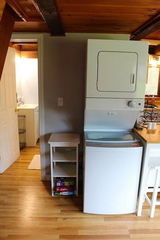 White Mountain Cozy Cottage with Touch of Modern in Campton, Grafton County