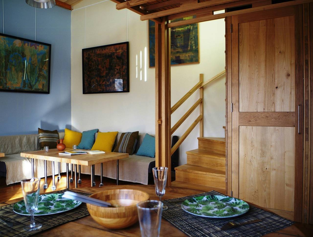 Gîte en bois design près du lac de Parisot in Puylagarde, Quercy