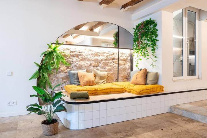 Last minute apartment voor 5 personen, met Tuin in Barcelona
