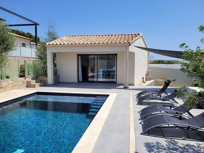 Appartement de vacances pour 2 personnes, avec Terrasse et Piscine à Bellegarde